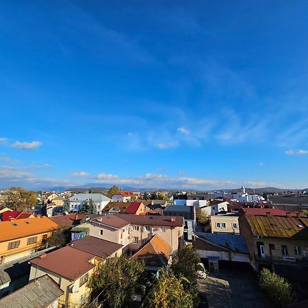 Black Room Apartment Mukacheve Exterior photo