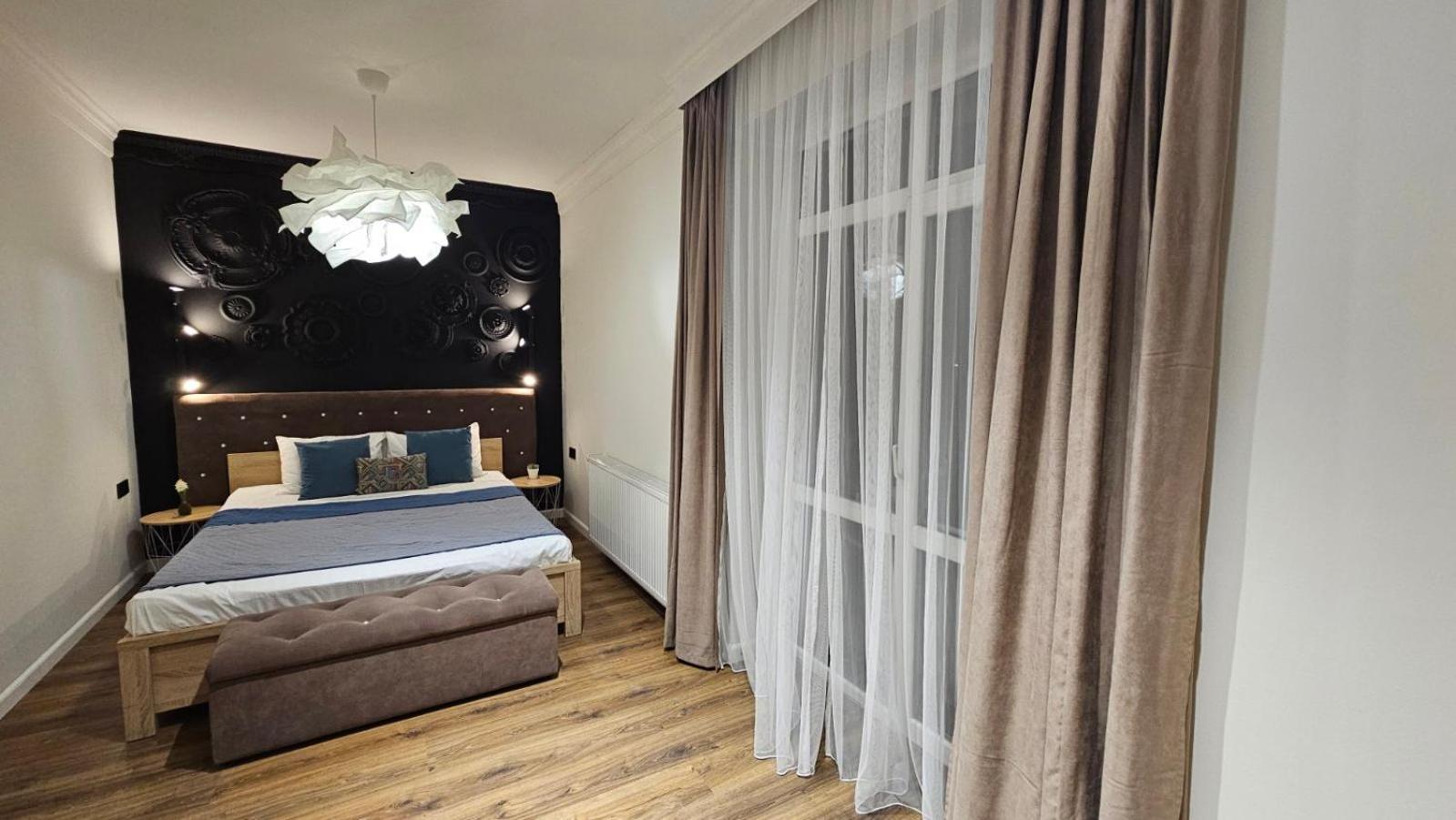 Black Room Apartment Mukacheve Exterior photo