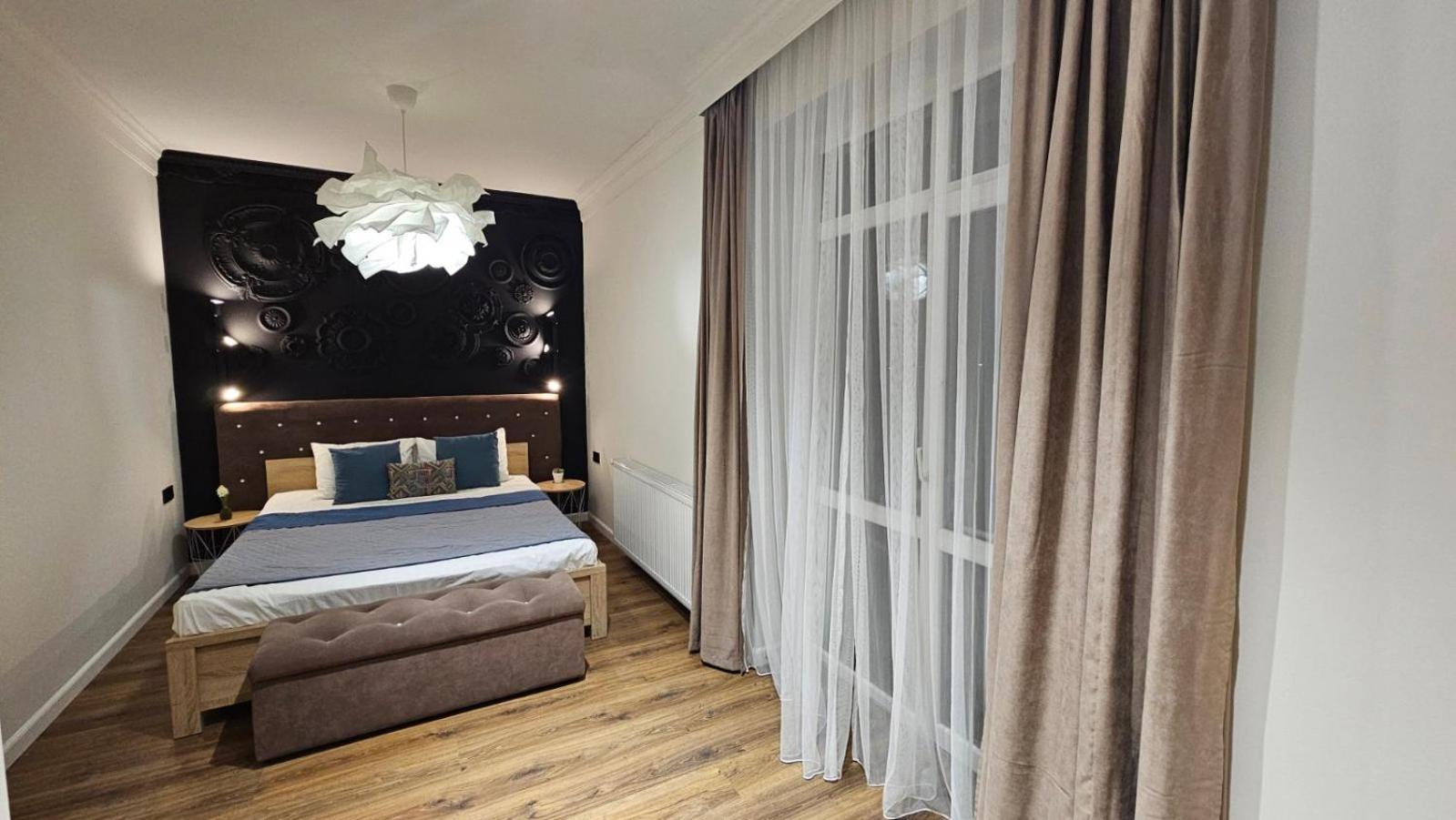 Black Room Apartment Mukacheve Exterior photo
